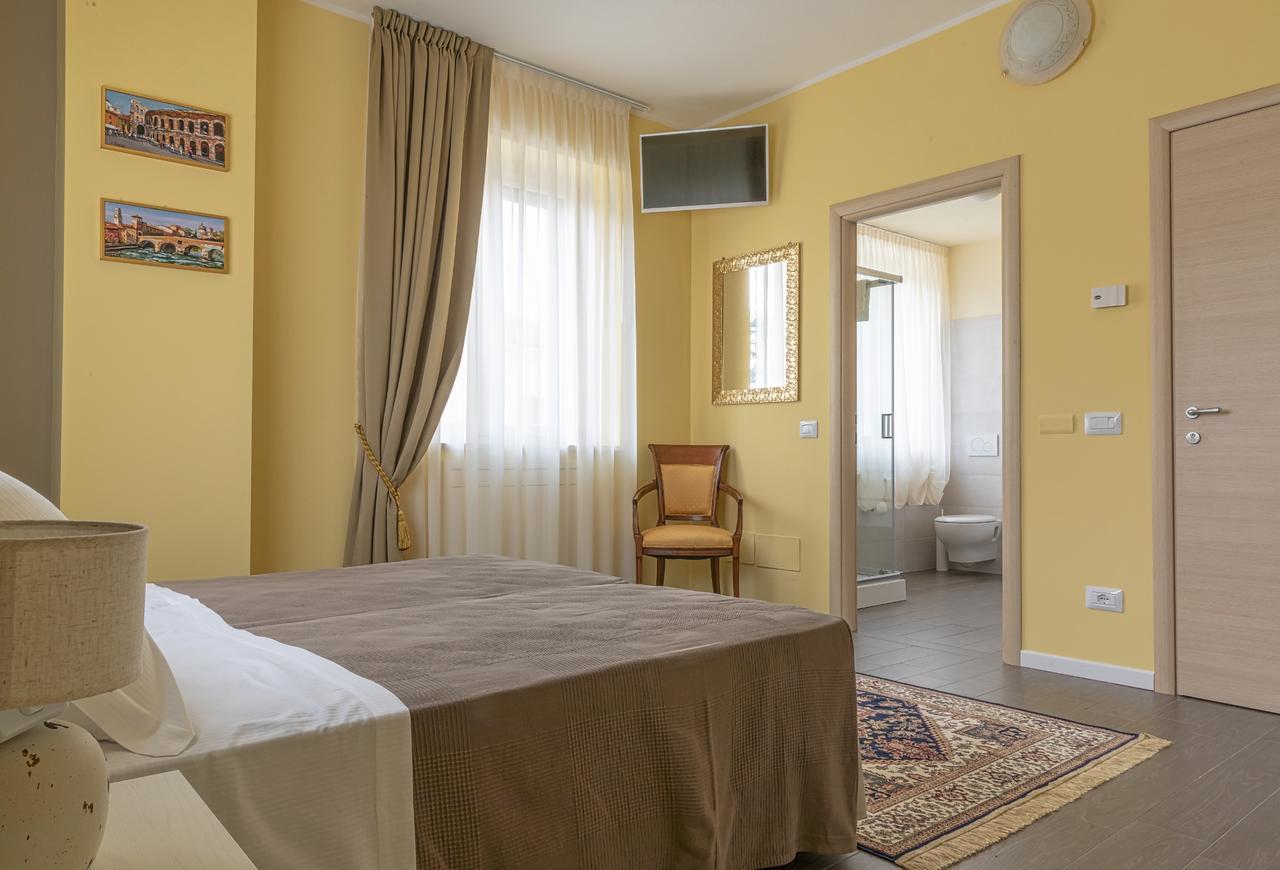 Villa Luisa Rooms And Breakfast Peschiera del Garda Eksteriør billede